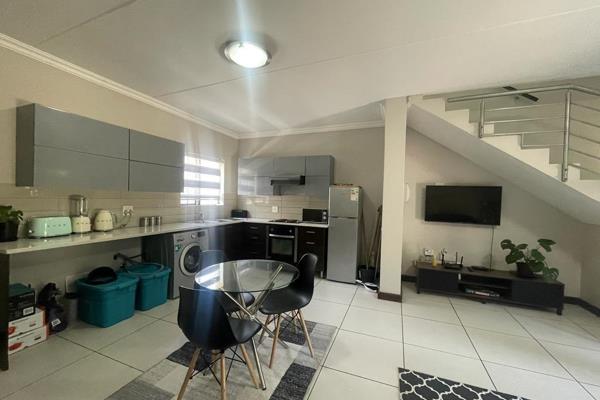 2 Bedroom Duplex  to Rent in Halfway Gardens.

2 Bed townhouse available immediately for Rental in Dekko Heights Halfway Gardens

It ...