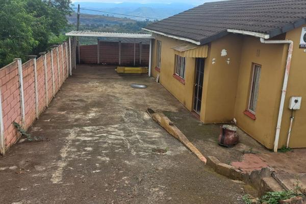 Very quiet Area of Imbali Unit 13 in Pietermaritzburg.This house is very secured and ...