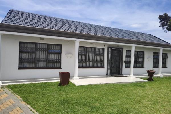 Charming 3-Bedroom Home in Witpoortjie

Discover a beautifully maintained white house perfect for a young family. This home ...