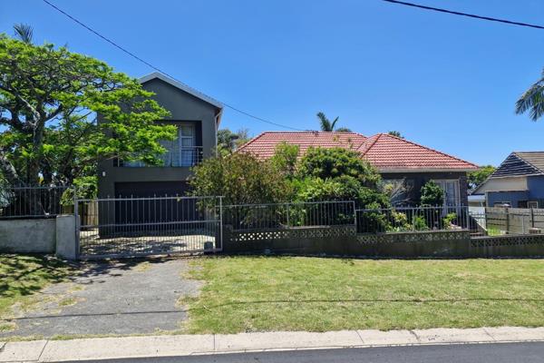 3-Bedroom Fixer-Upper with Separate Flatlet and Entertainment Space

This 3-bedroom, 2-bathroom home is bursting with potential and ...