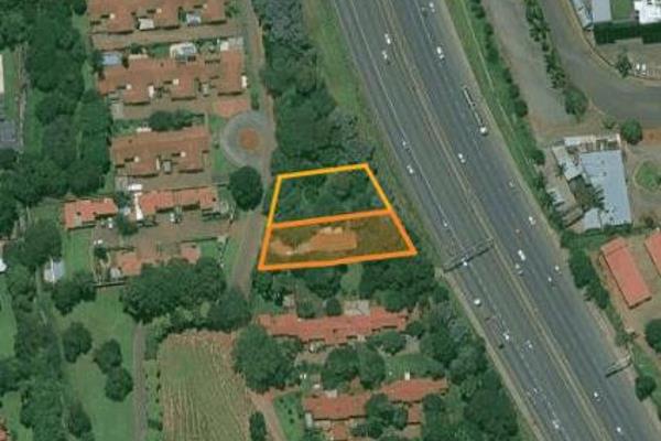 This prime property in Bedfordview comprises 870 m&#178; of vacant land (Portion 1) out of a total 1934m&#178;, along with a ...