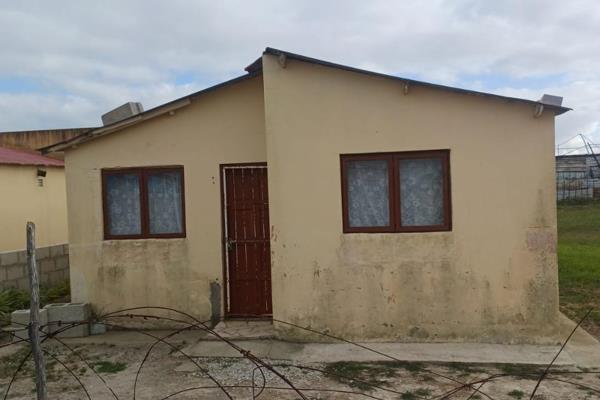 2 Bedroom House for Sale in Greenbushes 
Introducing this lovely  home comprising of two bedrooms, kitchen, bathroom and lounge. ...