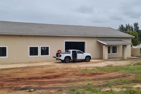 With three-phase 150 amp electricity laid on to this new building sitting on over 3500 Sqm of level land. With some Macadamia trees ...