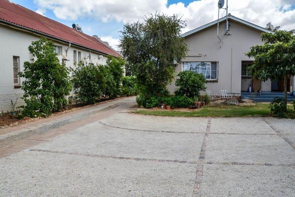 Klawer a select village in the Western Cape, tells her own story.

From flower time to the green of the vineyards this town is a treasure trove of hidden gold!

Here in this 3-bedroom home with wooden floors that make you ...