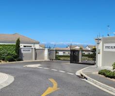 House for sale in Somerset West Central