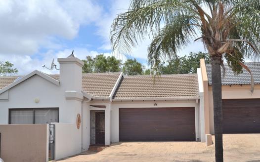 3 Bedroom House for sale in Thatchfield Estate