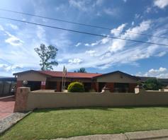 House for sale in Lennoxton