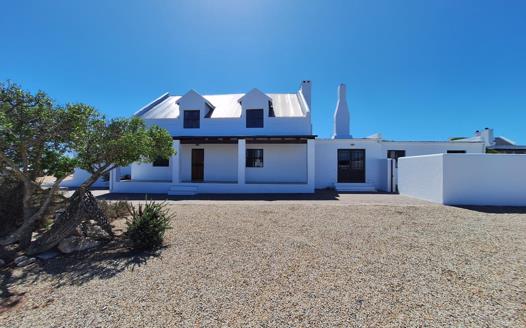 4 Bedroom House for sale in Jacobsbaai