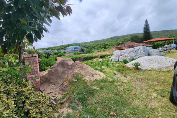 Ideally located vacant land walking distance from the beach.

* Tranquil surroundings
* Foundation already laid
* Approved plans
* ...