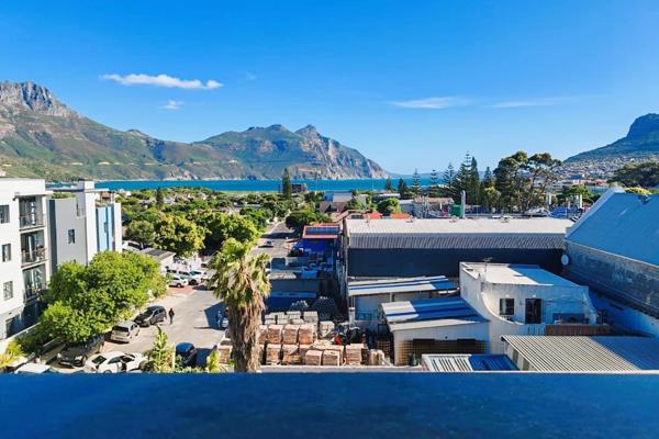 Situated in the heart of Hout Bay, walking distance to the beach and town, with easy access to local shops, cafes, and outdoor ...