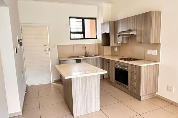 Readily available!

A beautiful and spacious ground floor apartment to let in Lilianton, Boksburg, next to the ERPM Golf Course.

This ...