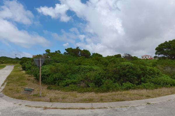 Create Your Coastal Sanctuary

This prime vacant land, situated securely in the serene Santareme suburb of St Francis Bay, offers an ...