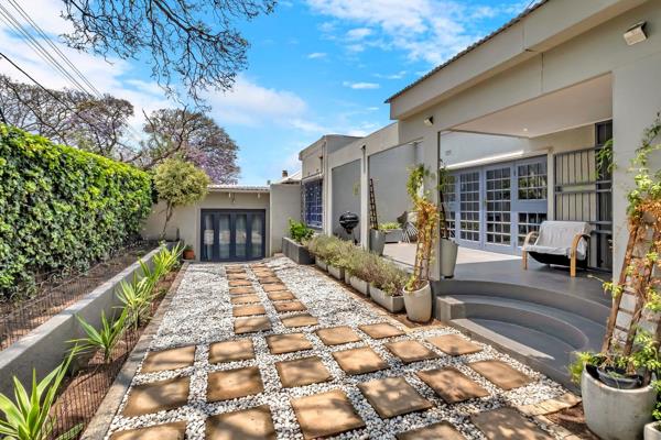 Nestled in a prime, sought-after street in the charming suburb of Melville, this beautifully renovated home offers the perfect blend of ...