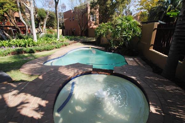 One Bed Loft Apartment For Sale in Pineslopes, Lonehill, Sandton 

Chic 1-Bedroom Loft in Pineslopes. 

Embrace contemporary living ...