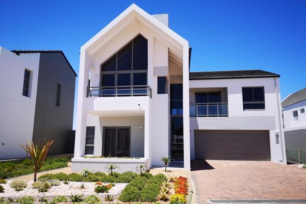 Newly built 3-bedroom house in Chardon Village on the Langebaan Country Estate (Golf ...