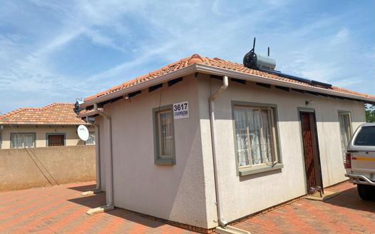 2 Bedroom House to rent in Mahube Valley