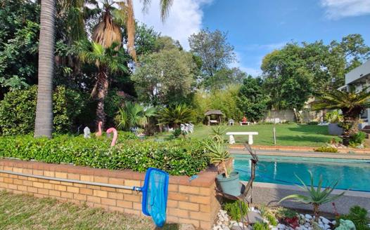 4 Bedroom House for sale in Buccleuch