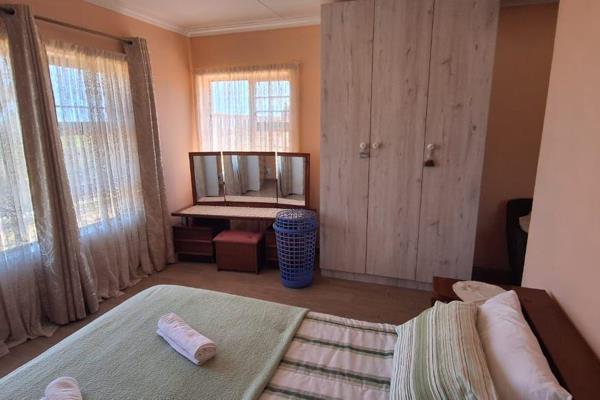 This one bedroom flat is available as a holiday rental until 1 February 2025.

Currently ...