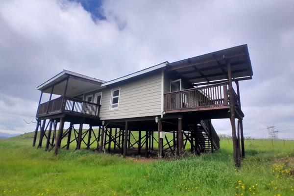 This beautiful modern 2 bedroom Cottage for rent in Curry&#39;s Post, has the most amazing views. Approximately 15km from Howick, all ...