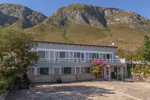 7 Bedroom House for sale in Bettys Bay