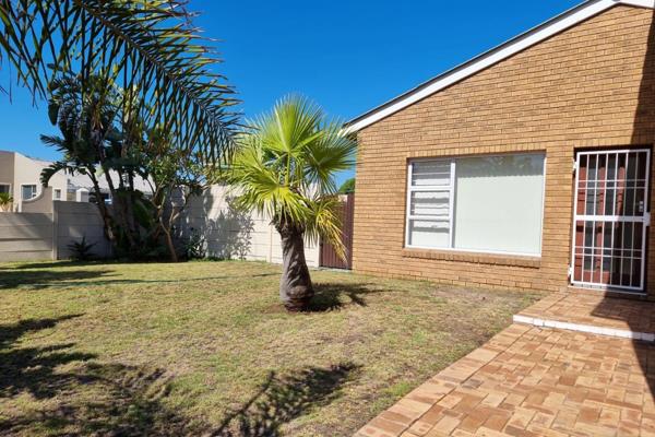 For Rent: 3-Bedroom House in Bothasig

Available from:

Immediately available or from 1 February 2025
Rent: R15,500 per ...