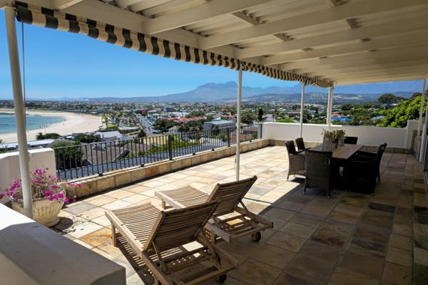 Joint Mandate
This  Home in Gordons Bay offers a perfect blend of style, comfort, and ...