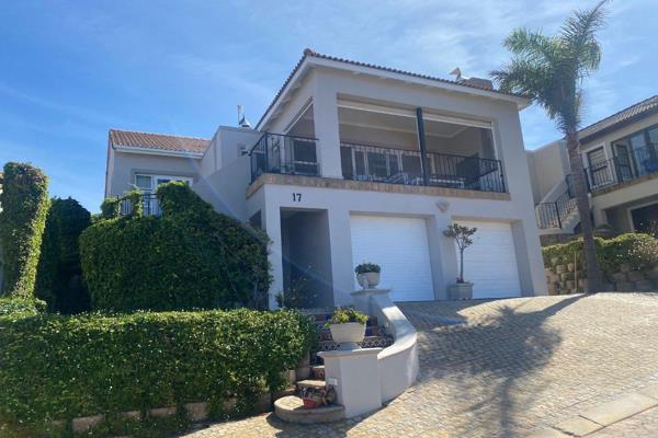 PLETTENBERG BAY, WHALE ROCK HEIGHTS -  SECURITY ESTATE
4 BEDS, 3 BATHROOMS, 2 RECEPTION ROOMS,  GARAGE DIRECT ACCESS ,  2 x OFF STREET ...