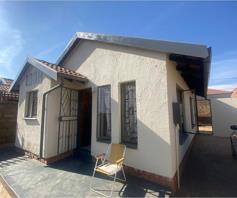 House for sale in Soshanguve WW