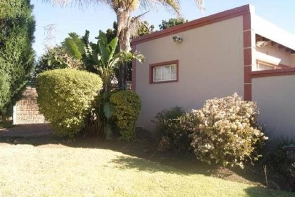 House to rent in Illiondale, Edenvale, consisting of 4 bedrooms with built in cupboards ...