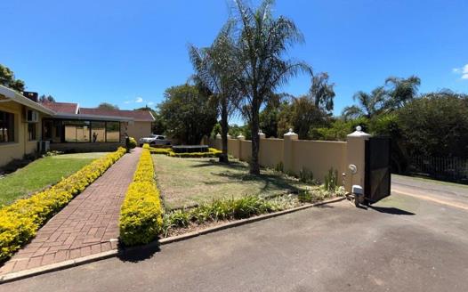 4 Bedroom House for sale in Howick Central