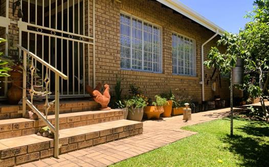 3 Bedroom House for sale in Modimolle