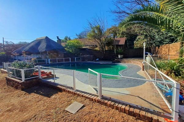 3 Bed, 2 Bath, Dbl garage house in PVR 
R16500pm

Spacious family home offering 3 bedrooms, 2 full bathrooms plus study or 4th ...