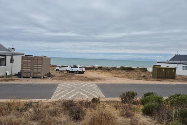 ST HELENA VIEWS  -  ST HELENA BAY

Exclusive Mandate: This exceptional 321m&#178; stand is located just a short stroll from the ocean ...