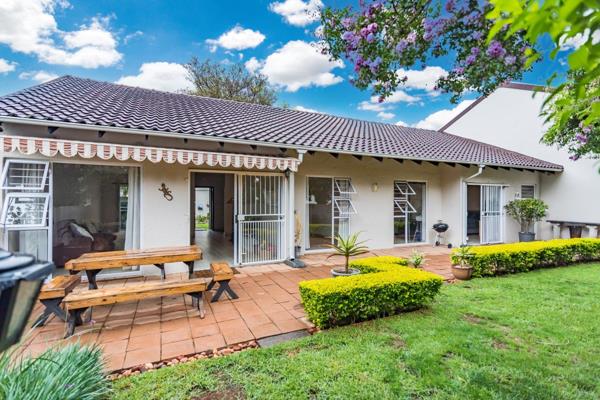 Beautiful 3 bedroom townhouse in Northcliff ext 22.