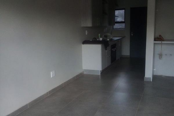 **Charming 2-Bedroom Flat To Let in Roseville, Pretoria**

Welcome to your new home in ...