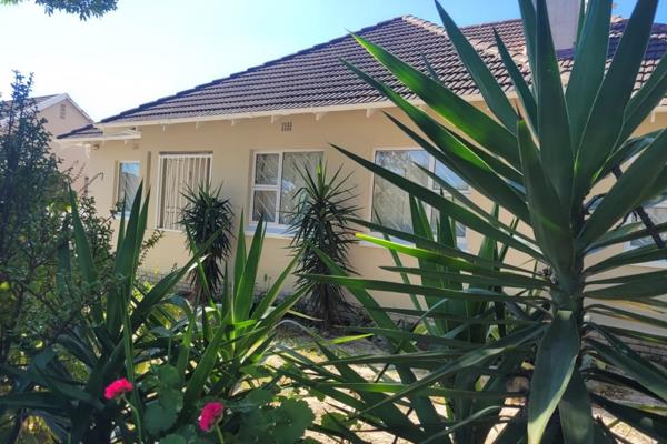 location: Thornton
 accommodation offers:
living room with fire place
4 bedrooms ...