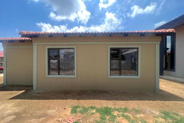 Transfer fees included.

80 square meters floor size
181 stand size
Rates R800
Lights in the bedrooms are remote controlled ( ...