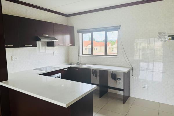 Modern 2-Bedroom, 2-Bathroom Apartment in Rosa Royale Estate, Midrand

Welcome to your perfect home in the heart of Midrand! This ...