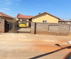 House for sale in Protea Glen