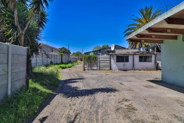 This property is situated in the perfect area. Loads of potential. Don&#39;t miss out on ...