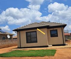 House for sale in Crystal Park