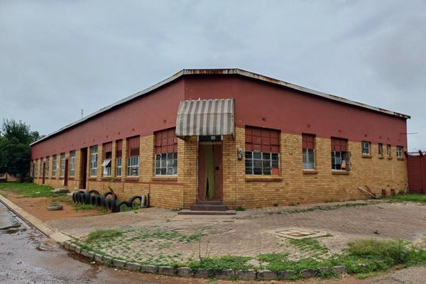 This Property Is A Perfect Business Opportunity, Can Be Used For Accommodation Or Offices, Near Town, Vaal Mall And All Amenities 