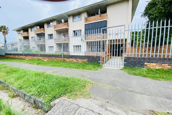 Own this beautiful apartment in the heart of Southern Wood.  
This property is close to all amenities you will need for your daily ...