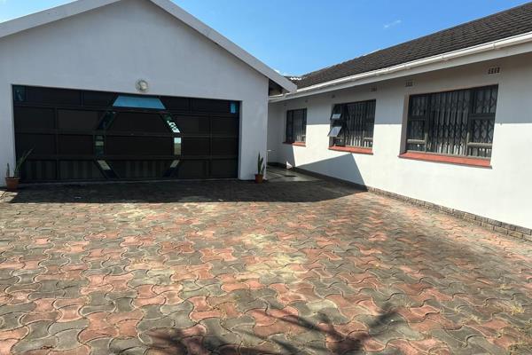 Spacious house in Esikhawini. This house offers  four bedrooms, two bathrooms, lounge, dining, fitted kitchen and a flatlet, this house ...