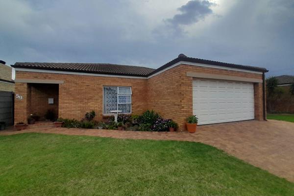 This 3 bedroom house is situated in the very popular Sauvignon Estate, Brackenfell. It is situated on the corner of Brackenfell Blvd ...