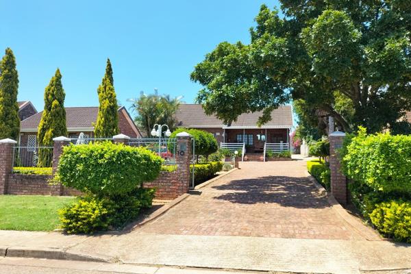 Located in the highly sought-after Winterhoek Park suburb in Kariega, this versatile property offers exceptional opportunities for ...