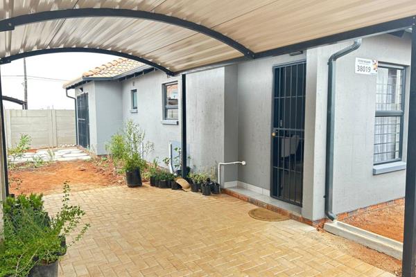 Charming 3 Bedroom House in Protea Glen

Location: Star Village, Protea ...