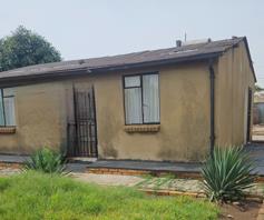 House for sale in Daveyton