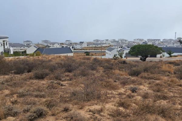 This large vacant plot of 746m&#178; is for sale at an excellent price!  Situated in Da ...