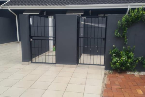 For Rent: Unit 2 at 7 Timotheus Street, Helderkruin 
Available 1 February 2025 | ...